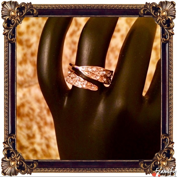 Trendy Leaf Open Crystal Fashion Ring - Picture 3 of 4